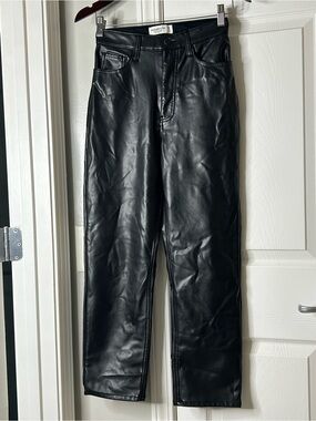 Abercrombie & Fitch Faux Leather Pants Black Size 25/0 High Rise Straight Leg